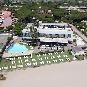 hotel-tropical-gava-mar.catalonia-hotels.com/