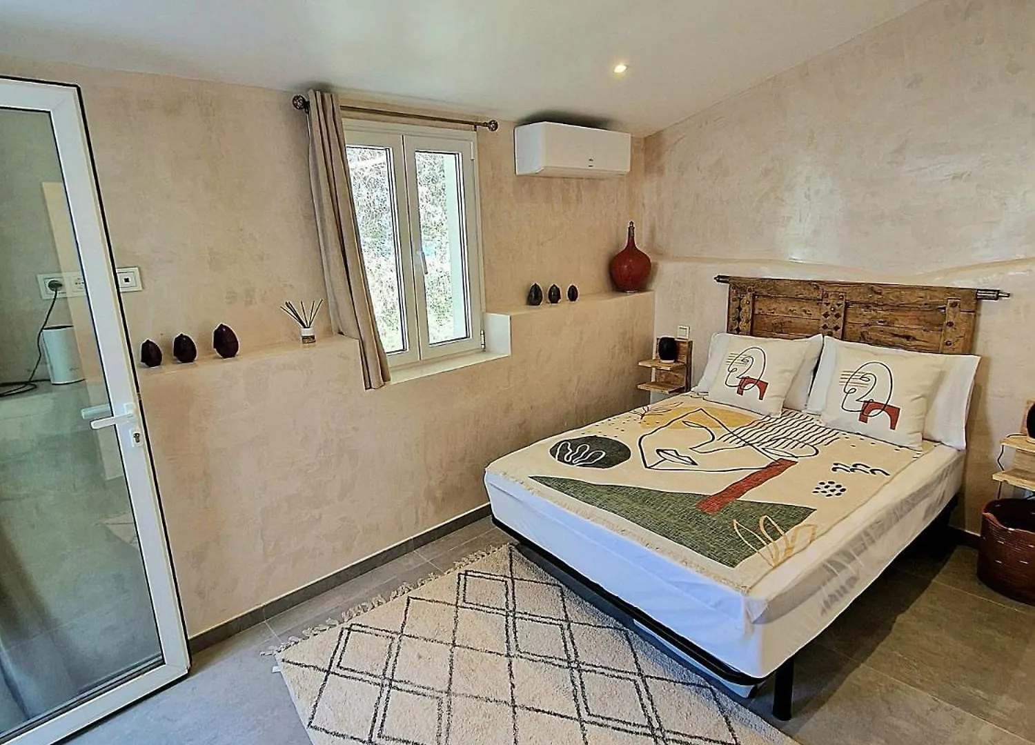 Villa Lomy Casares 0*,  Hiszpania